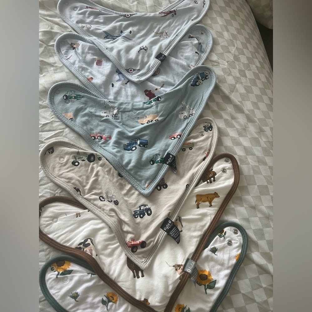 6 Kyte Baby Bibs
